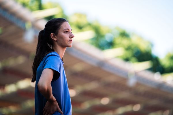 Fokussiert auf den 400m Lauf: Lena Charlotte Horton (SG Bredenbeck-Holtensen) am 02.07.2022 waehrend den NLV+BLV Leichtathletik-Landesmeisterschaften im Jahnstadion in Goettingen (Tag 1)